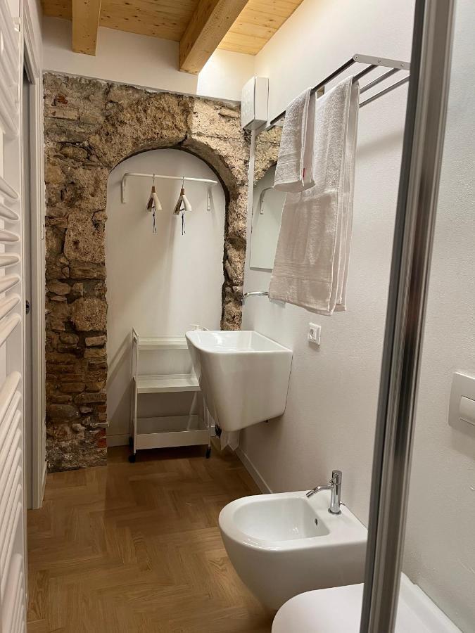 La Piccola Casa Al Lago - Intera Casa Con 3 Camere E 2 Box 萨罗 外观 照片