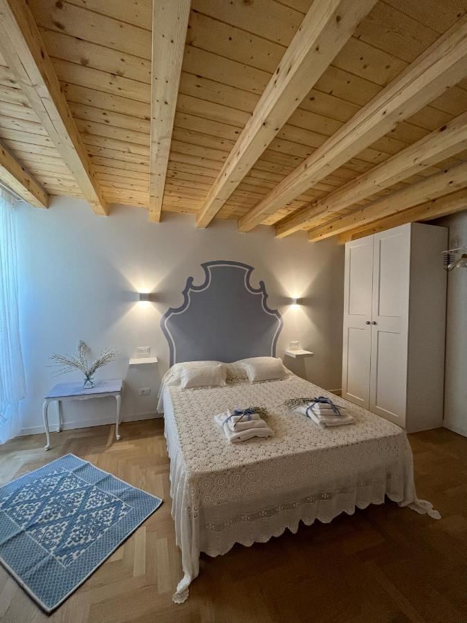La Piccola Casa Al Lago - Intera Casa Con 3 Camere E 2 Box 萨罗 外观 照片