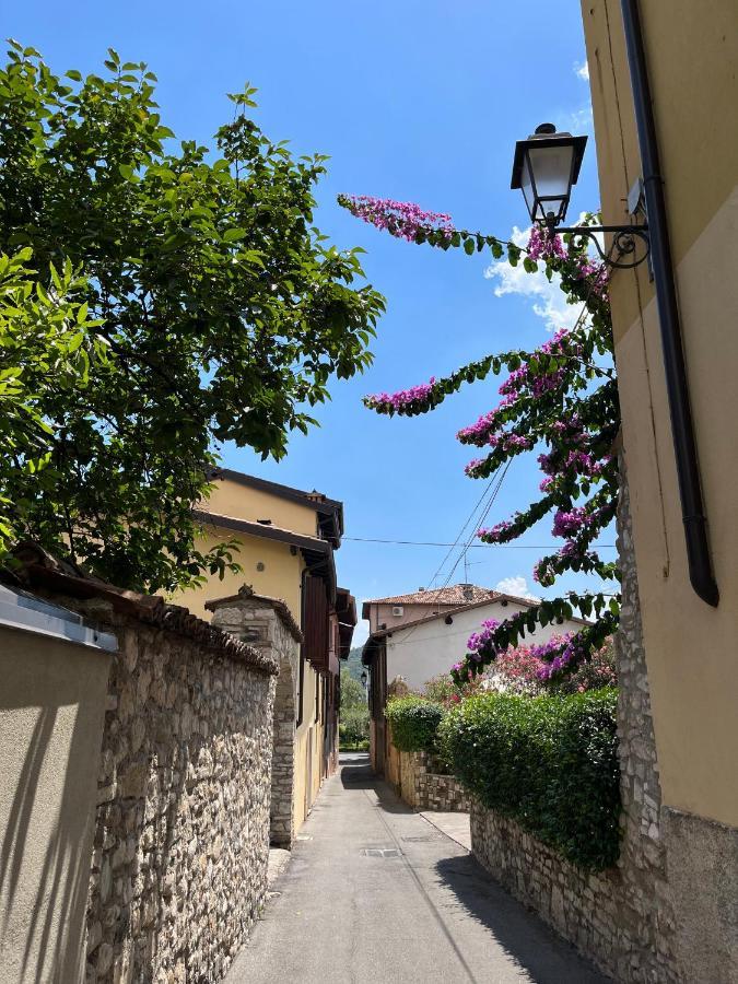 La Piccola Casa Al Lago - Intera Casa Con 3 Camere E 2 Box 萨罗 外观 照片