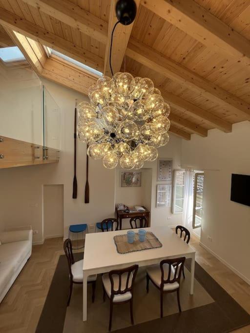 La Piccola Casa Al Lago - Intera Casa Con 3 Camere E 2 Box 萨罗 外观 照片