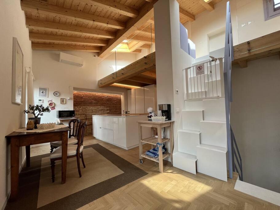 La Piccola Casa Al Lago - Intera Casa Con 3 Camere E 2 Box 萨罗 外观 照片
