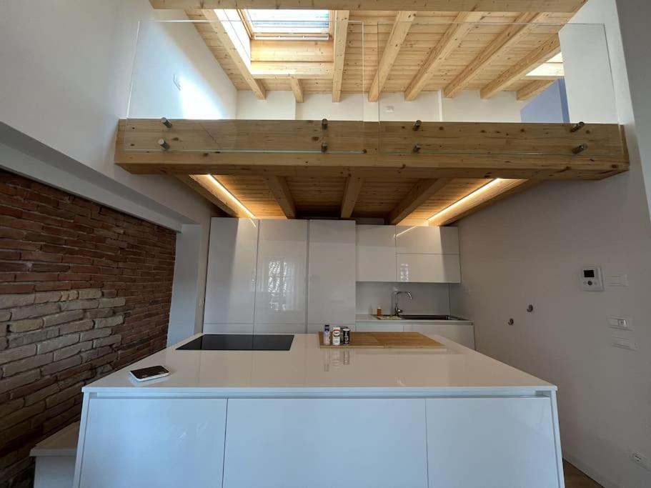 La Piccola Casa Al Lago - Intera Casa Con 3 Camere E 2 Box 萨罗 外观 照片