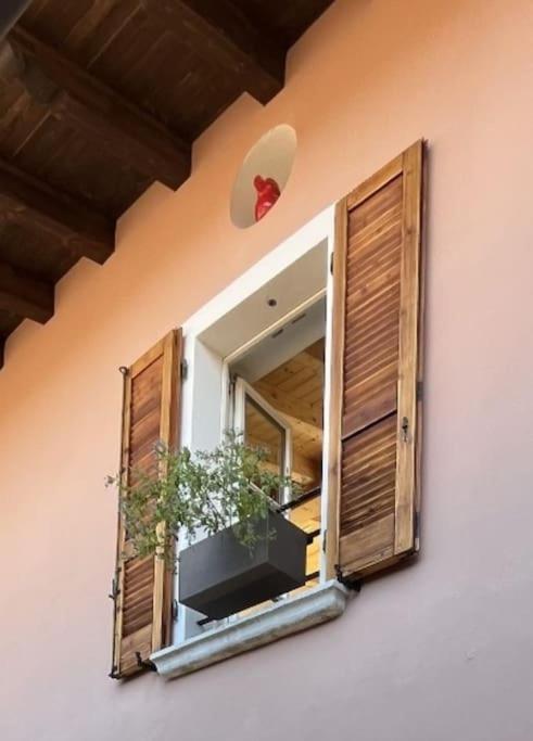 La Piccola Casa Al Lago - Intera Casa Con 3 Camere E 2 Box 萨罗 外观 照片