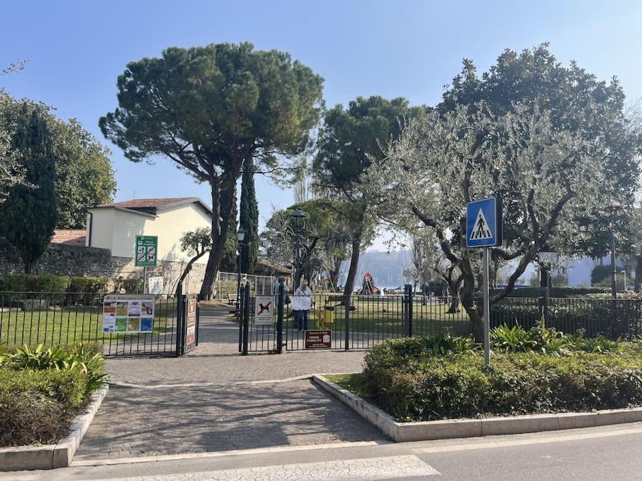 La Piccola Casa Al Lago - Intera Casa Con 3 Camere E 2 Box 萨罗 外观 照片