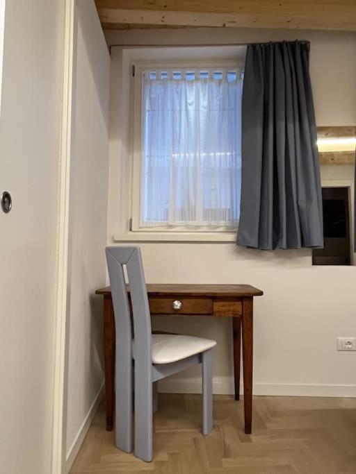 La Piccola Casa Al Lago - Intera Casa Con 3 Camere E 2 Box 萨罗 外观 照片