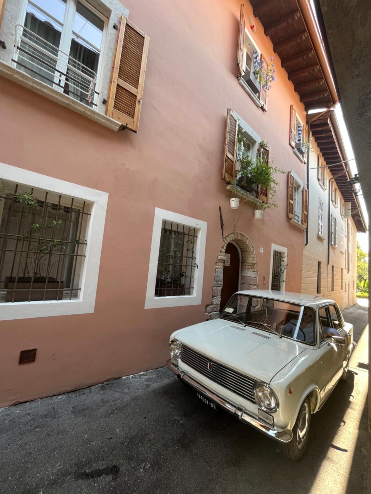 La Piccola Casa Al Lago - Intera Casa Con 3 Camere E 2 Box 萨罗 外观 照片